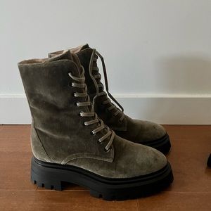 Stuart WEITZMAN - New, size 6.5 boots (khaki suede)